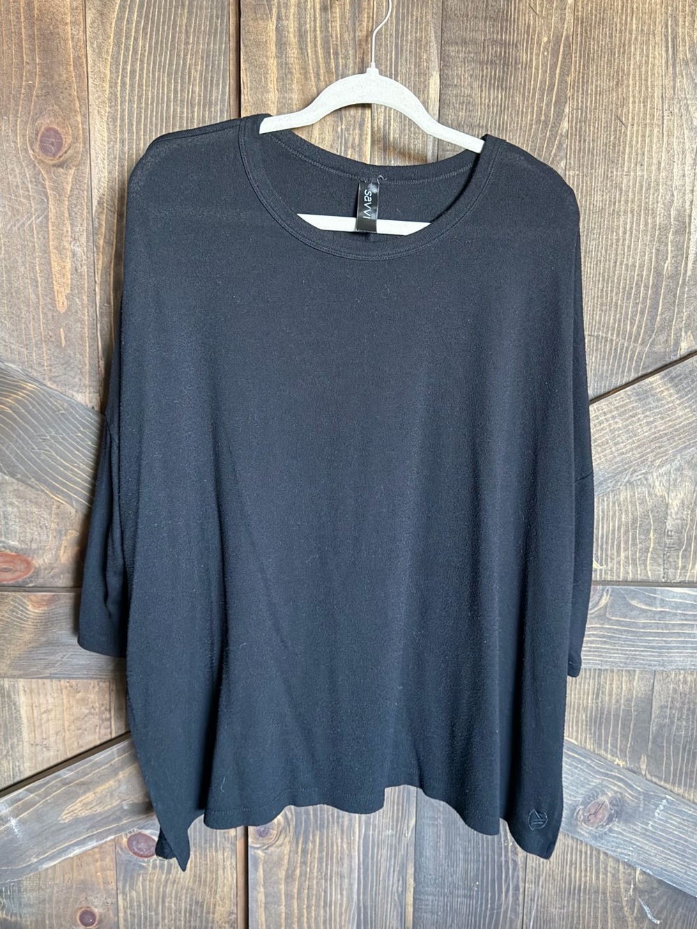 Savvi Black Long-Sleeve Relaxed Crewneck Top